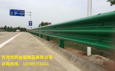 <a href='http://m.hjc8877.com/shuangbohulan/'target='_blank'>波形護欄</a>板